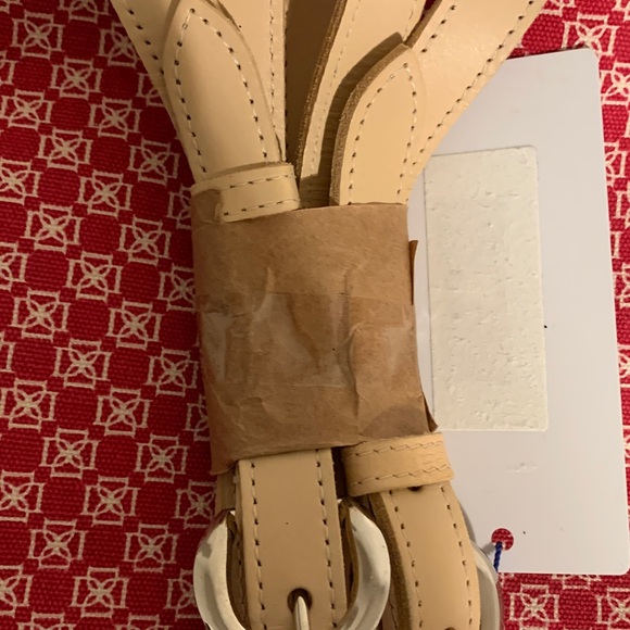 Elegant Red Patterned Backpack - Picture 6 of 7